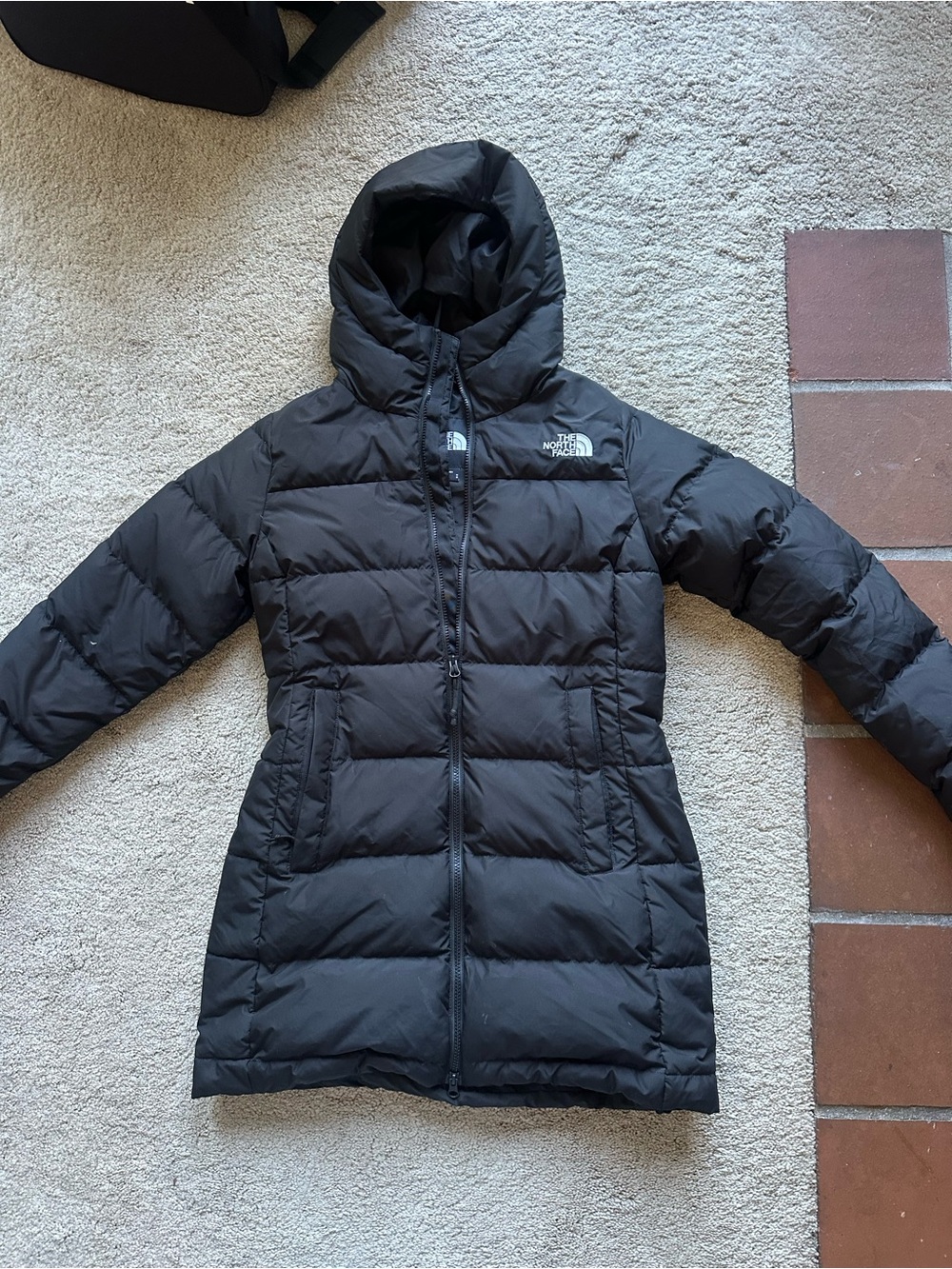 EXCELLENT PRE-OWN North Face Women’s Black Long Hooded Puffer Parka Coat Size M